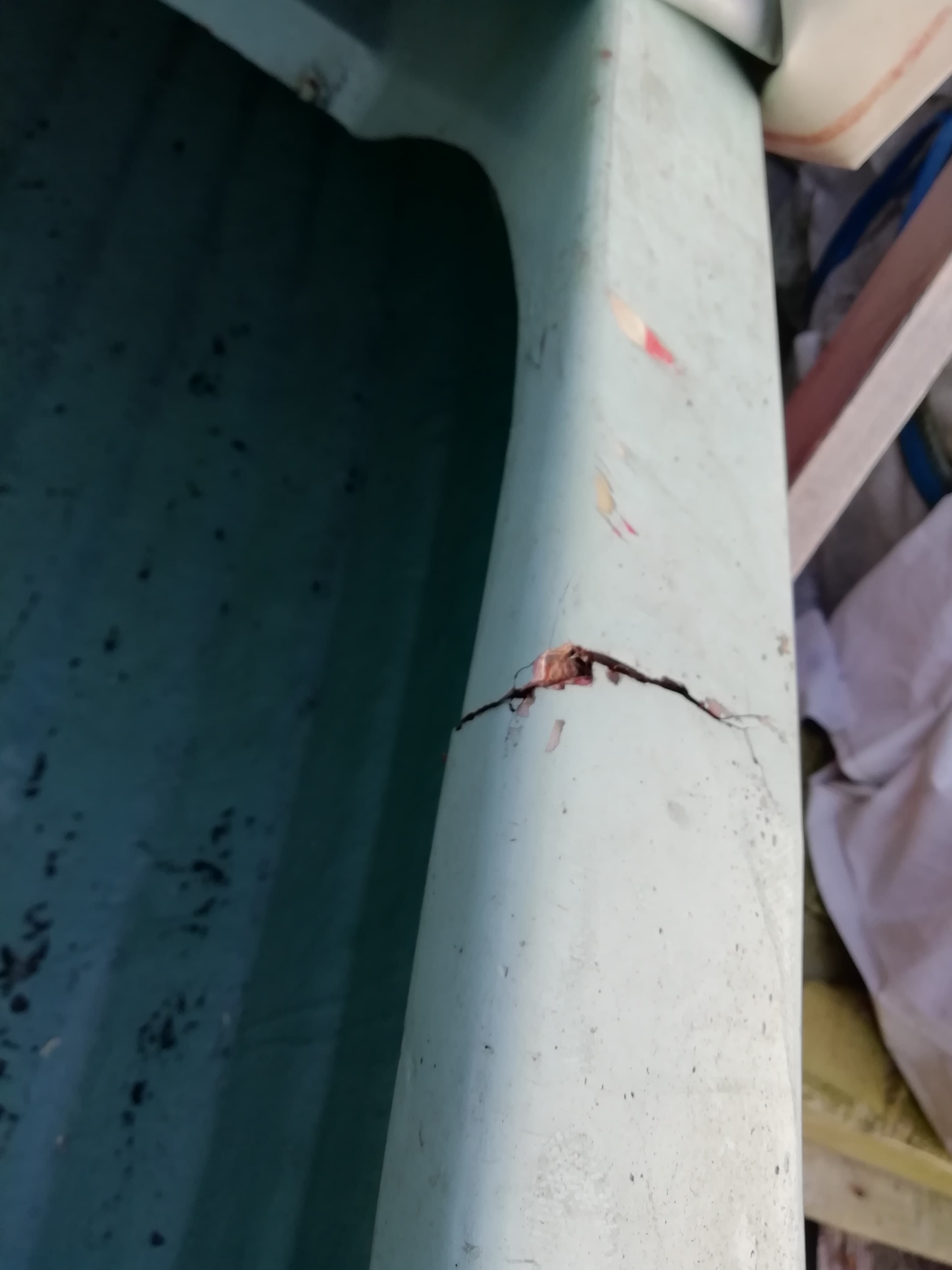 Sloep/visboot met afdekzeil