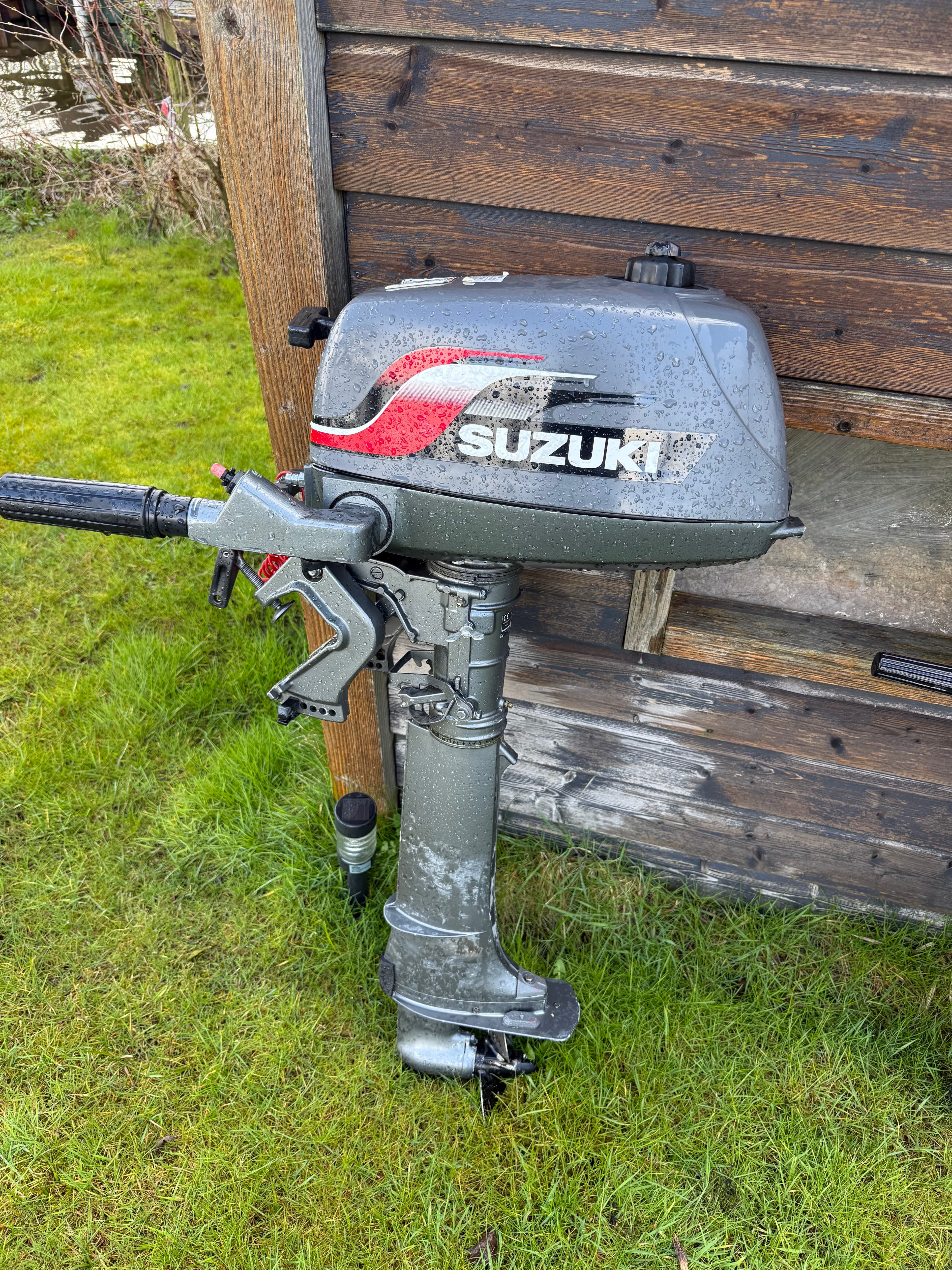 Suzuki dt4