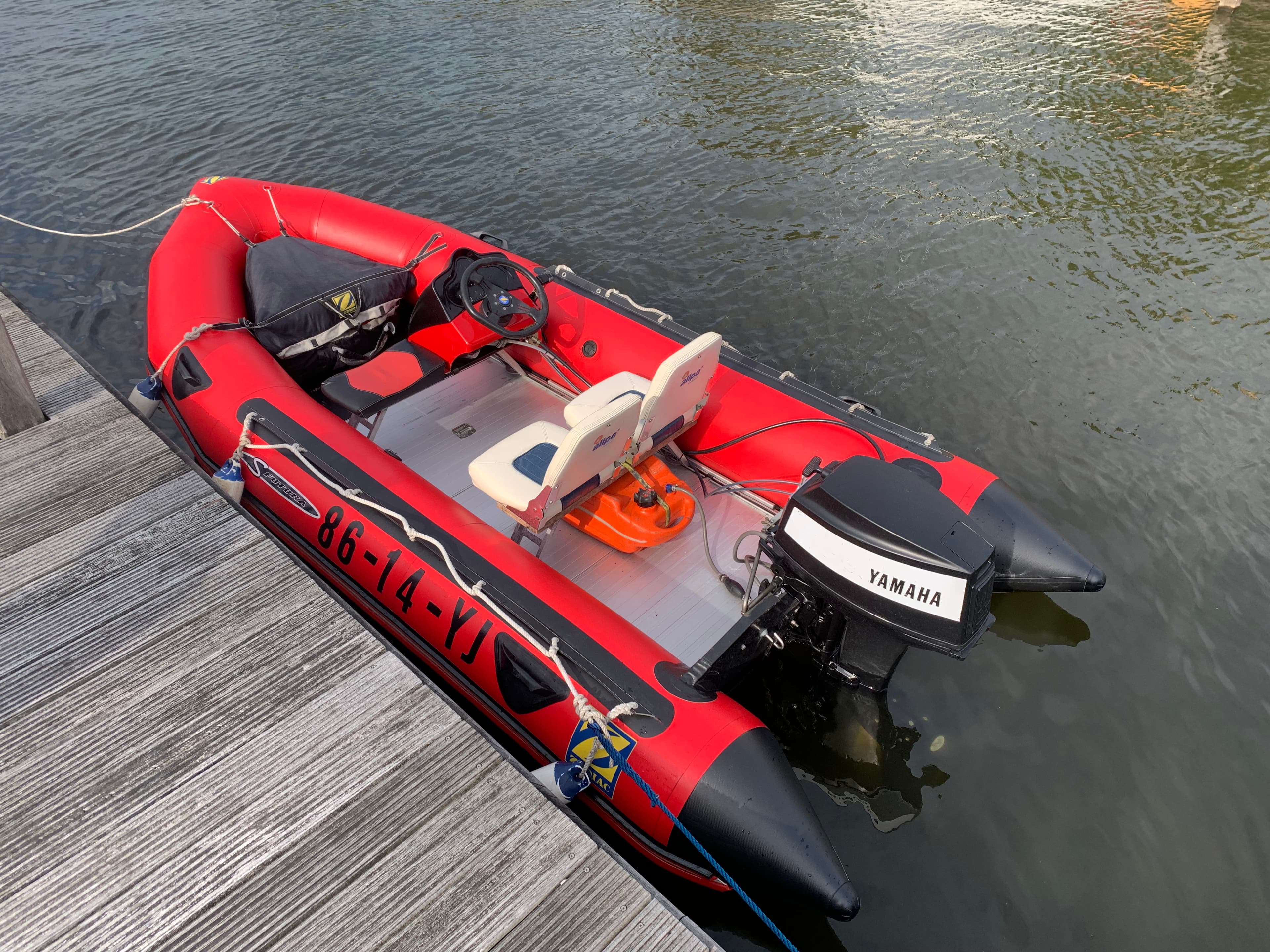 Zodiac Futura S MK2 met 40pk Yamaha en boottrailer - Afbeelding 1
