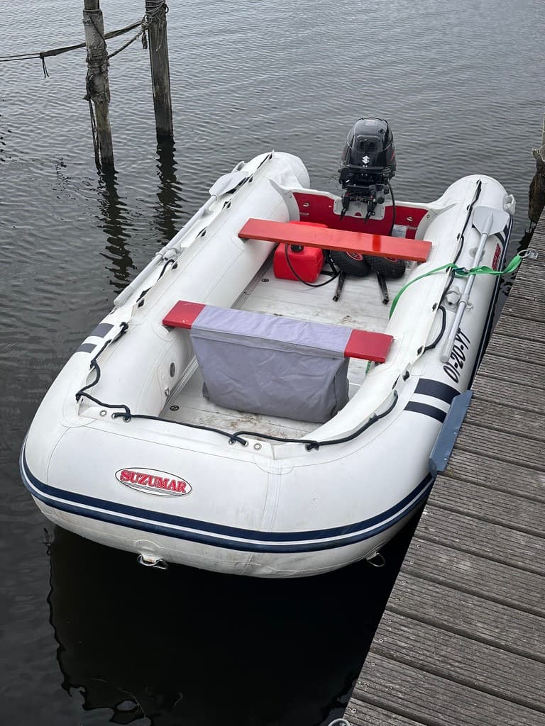 Suzumar DS 390 ALU rubberboot, 6 persoons, strandwielen, met 20pk suzuki - Afbeelding 1