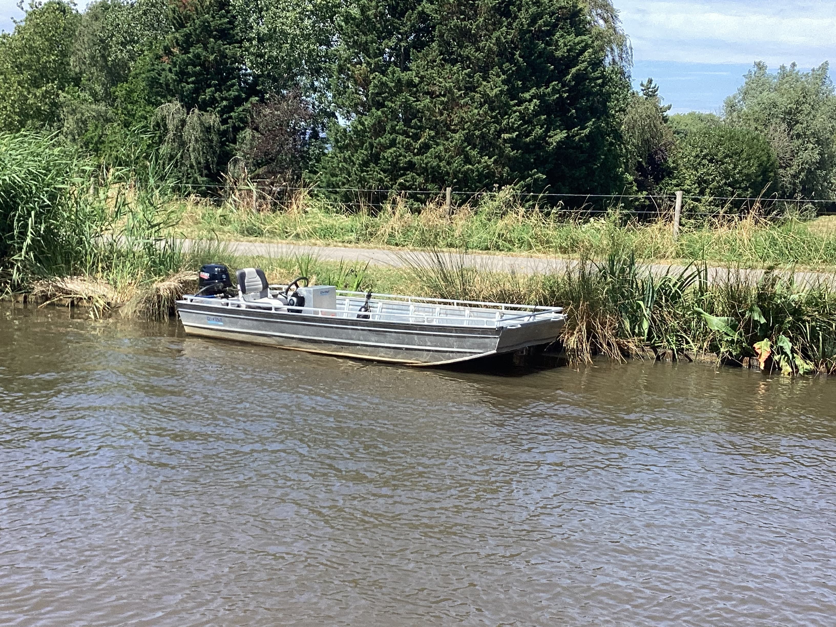 Aluminium platboot van Qwest - Afbeelding 1