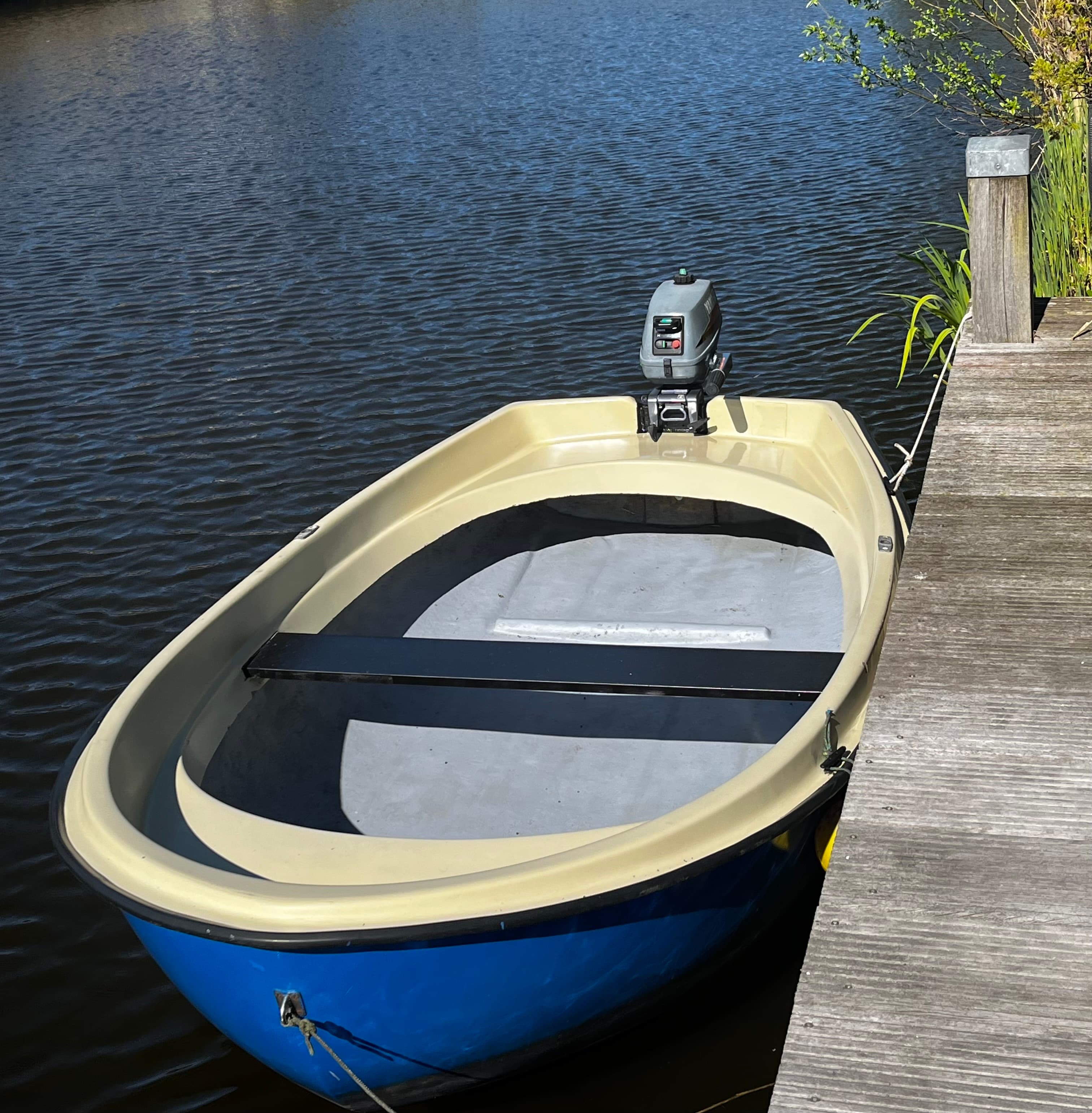 Polyester roeiboot 3 meter met Yamaha 3pk 2takt buitenboordmotor